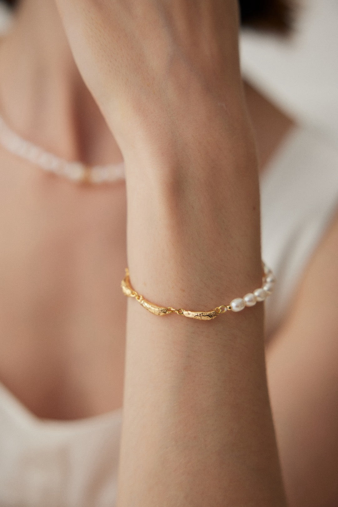 Lustrous Pearl Bracelet